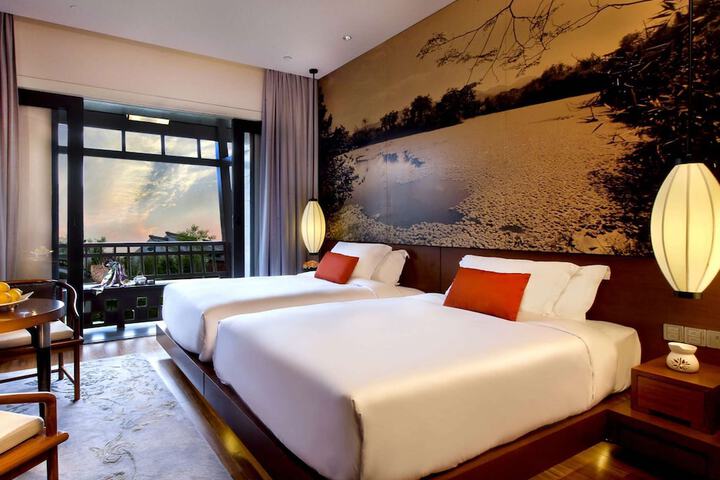 Room 8 of 23