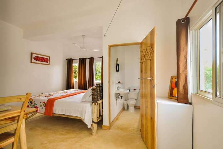 Room 4 of 127