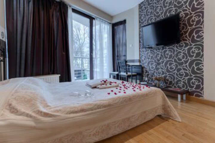 Room 32 of 99