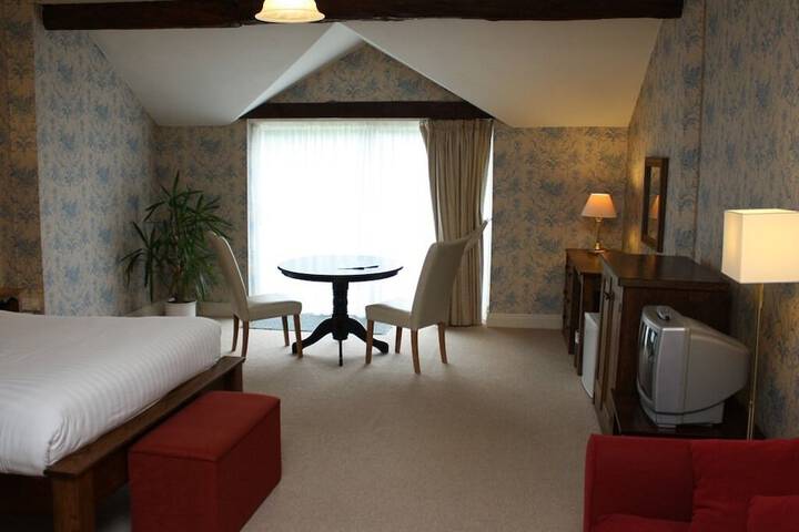 Room 28 of 75