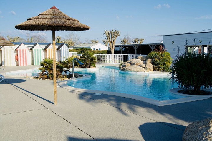 Pool 16 of 21
