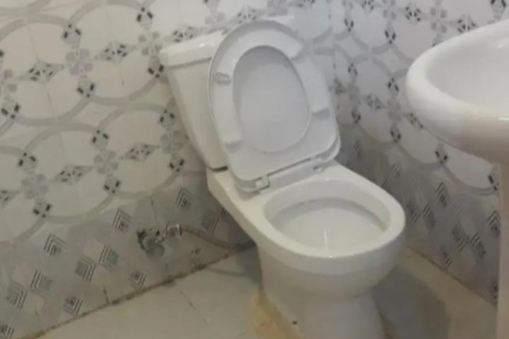 Room 4 of 4