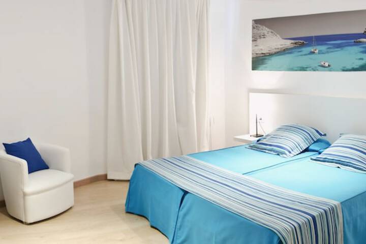 Room 4 of 38