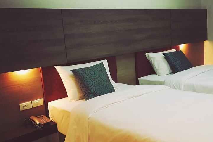 Room 8 of 35