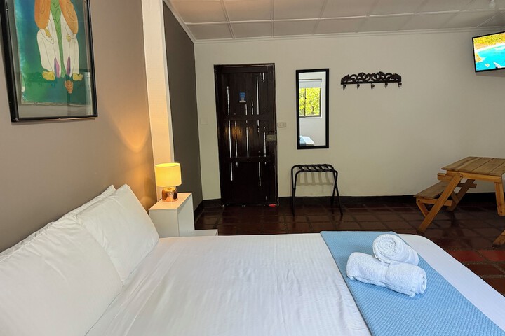 Room 53 of 70
