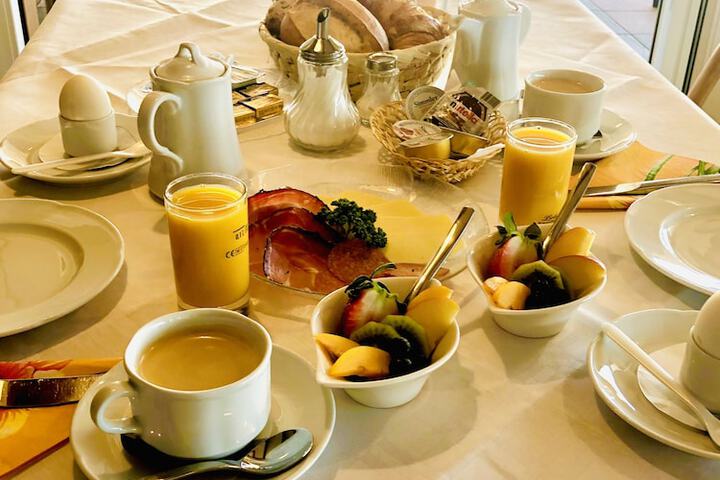 Breakfast/Coffee Service 84 of 95