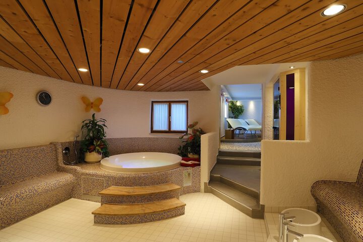 Spa 36 of 61