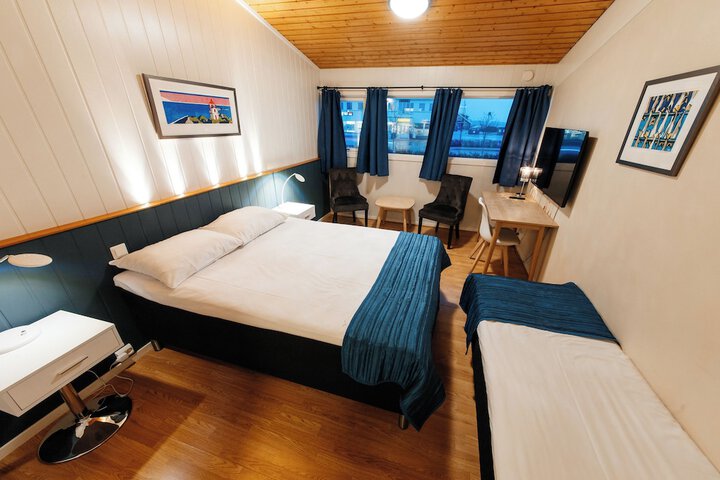 Room 52 of 199