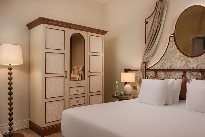 Room 55 of 112
