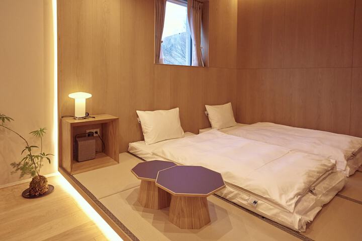 Room 30 of 85