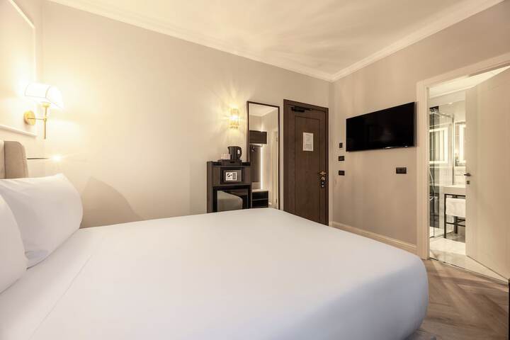 Room 18 of 47