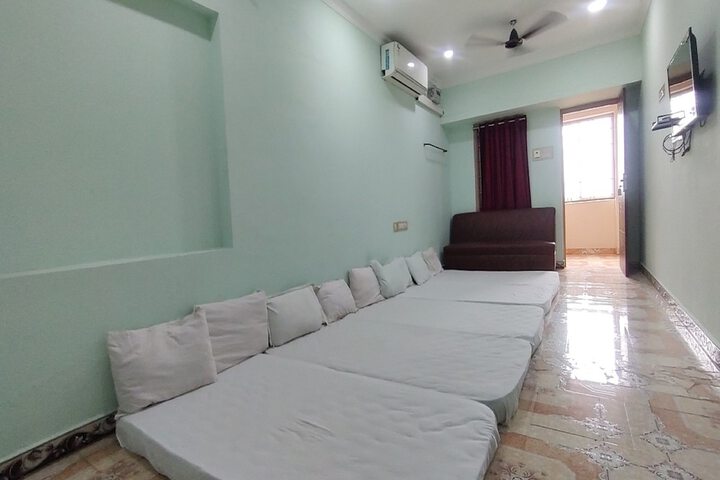 Room 7 of 27