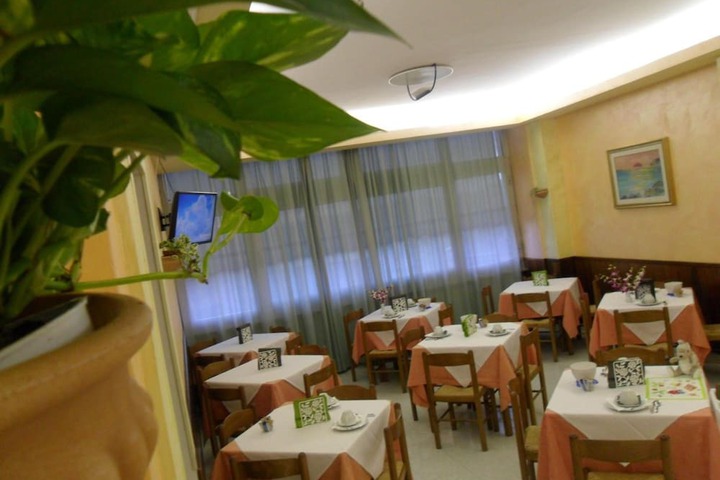 Dining Photos