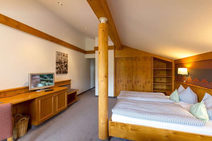 Room 6 of 45