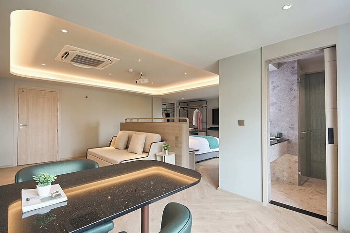 Room 7 of 209