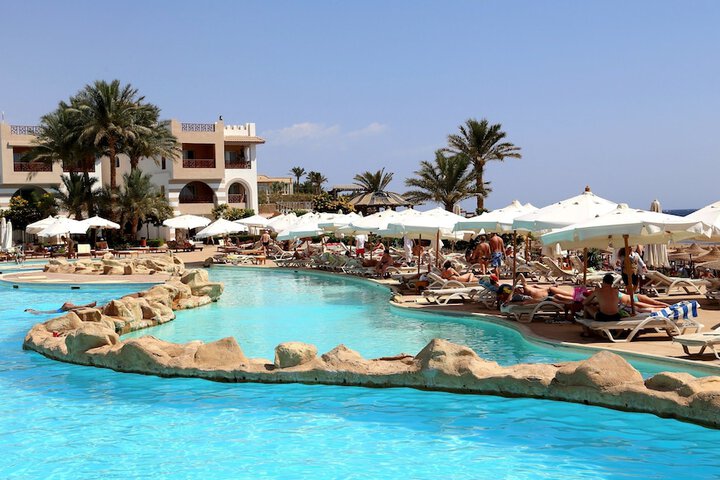 Hotel with Pool