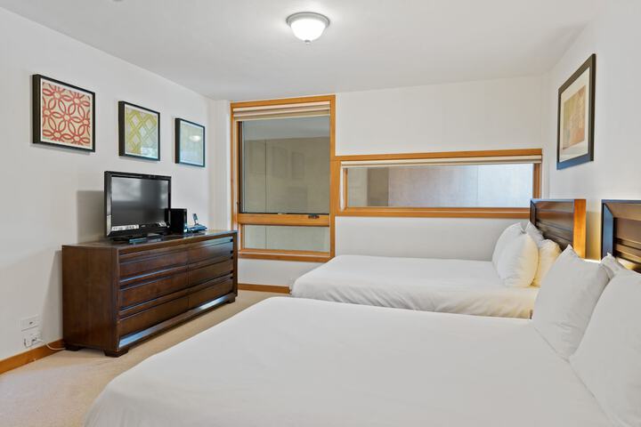 Room 20 of 215