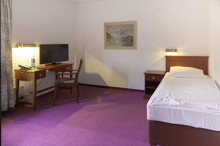Room 8 of 51