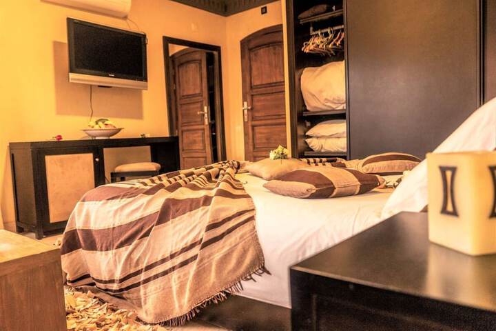 Room 16 of 130