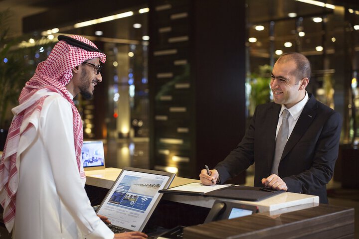 Check-in/check-out kiosk
