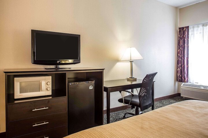 Room 12 of 24