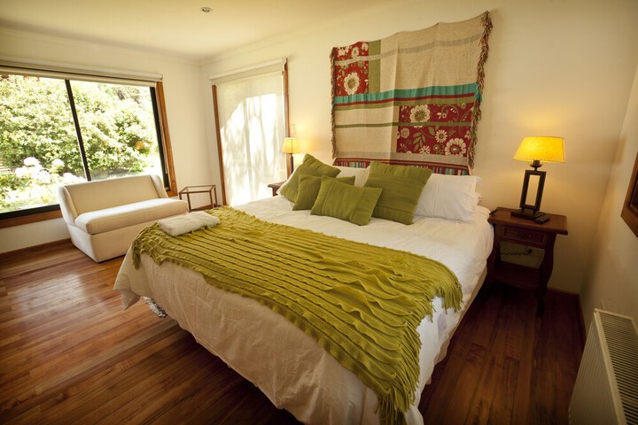 Room 12 of 38