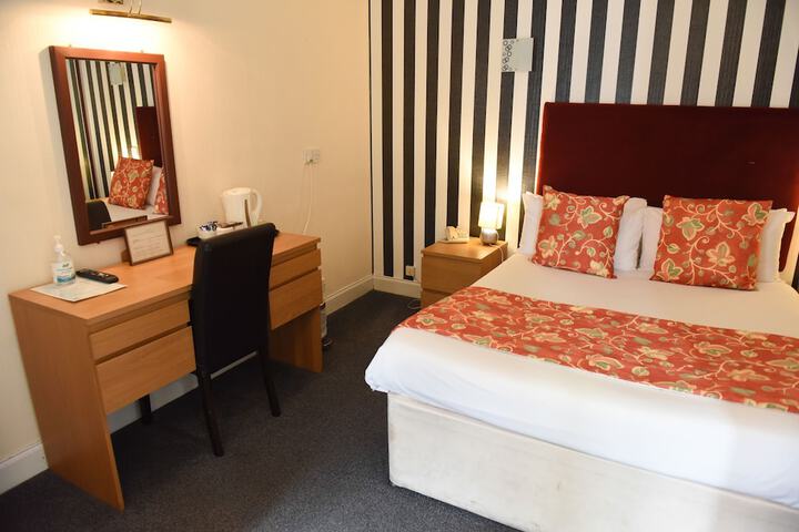 Room 15 of 62