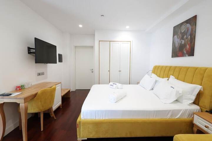Room 25 of 107