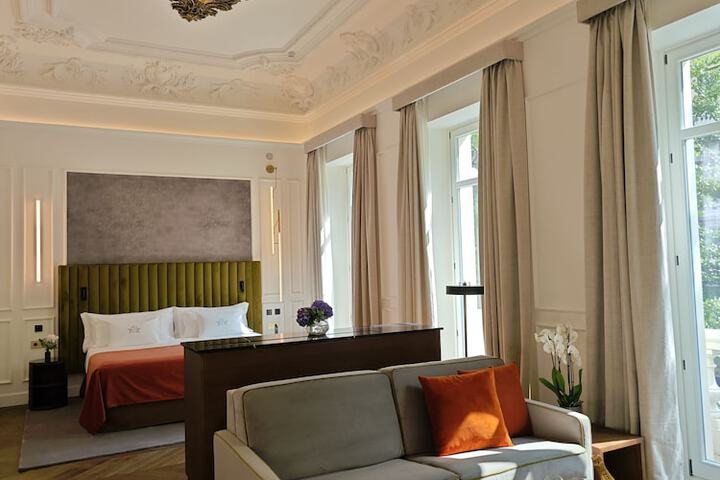 Room 8 of 260