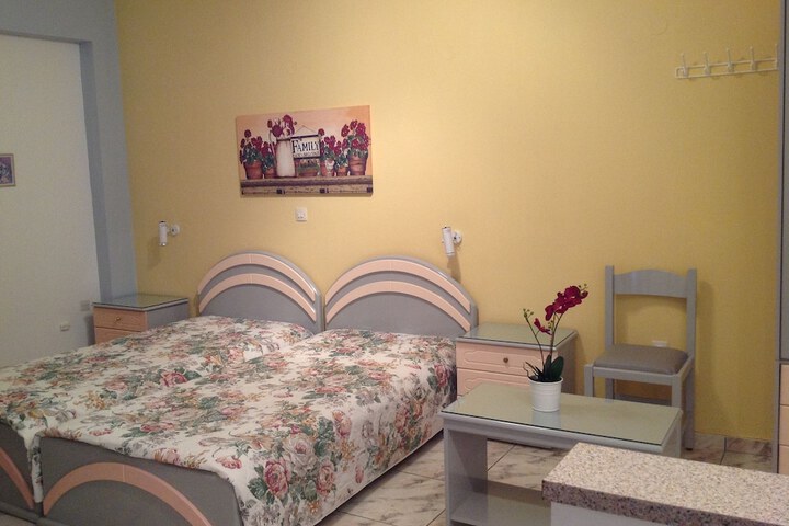 Room 12 of 42