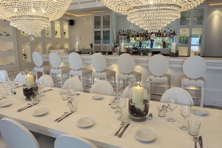 Dining 90 of 108