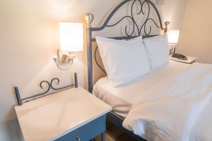 Room 73 of 120