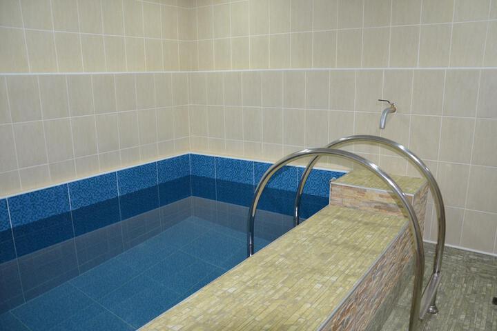 Pool 30 of 79