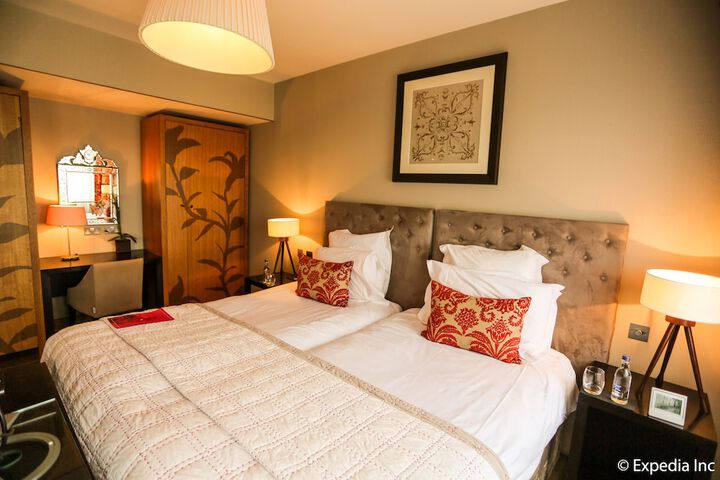 Room 2 of 70
