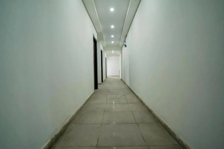 Room 9 of 17