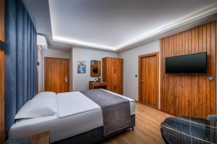 Room 14 of 50