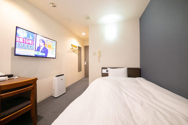 Room 8 of 29