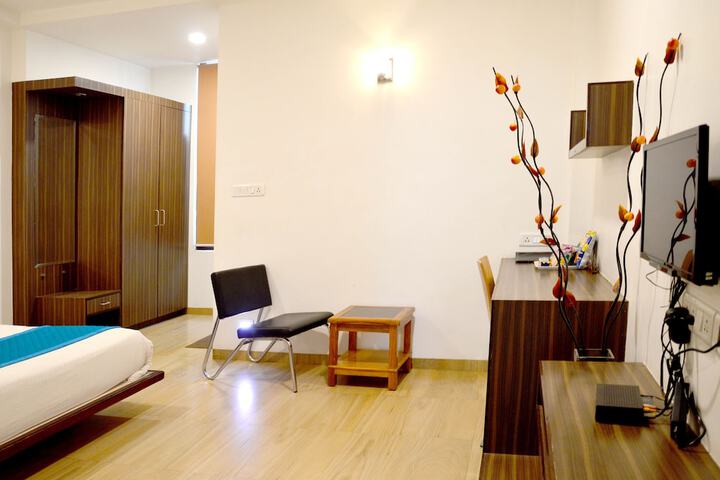 Room 4 of 30