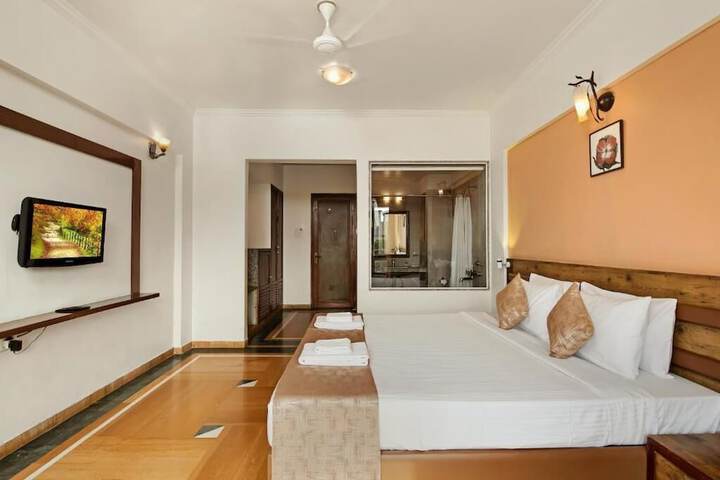 Room 4 of 30