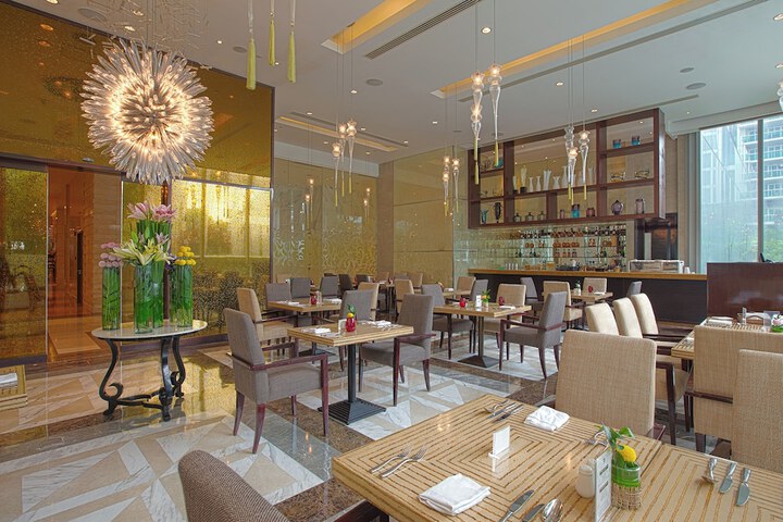 Dining 62 of 89