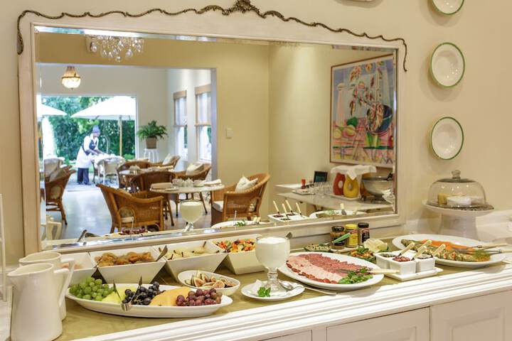 Dining 59 of 80