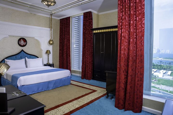 Room 10 of 120