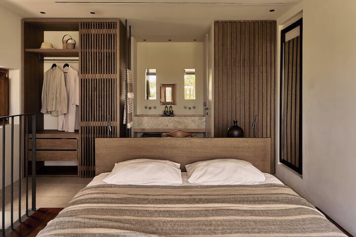 Room 29 of 166