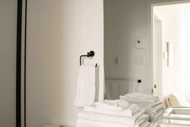 Room 3 of 157