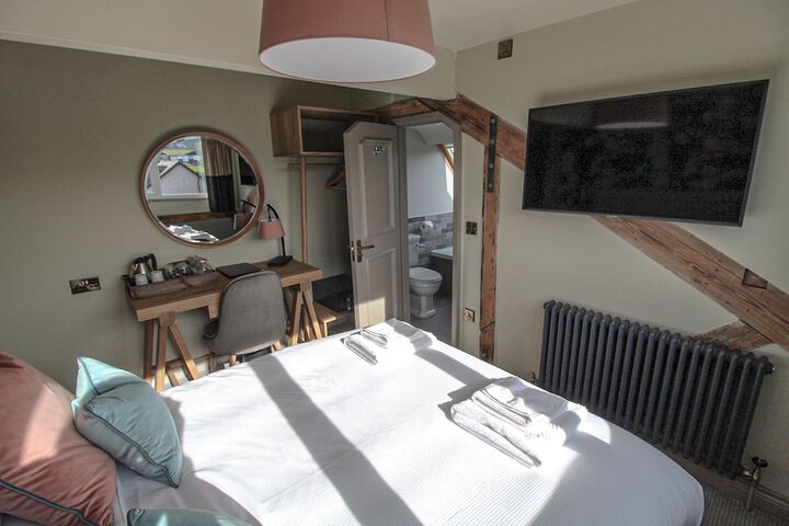 Room 47 of 136