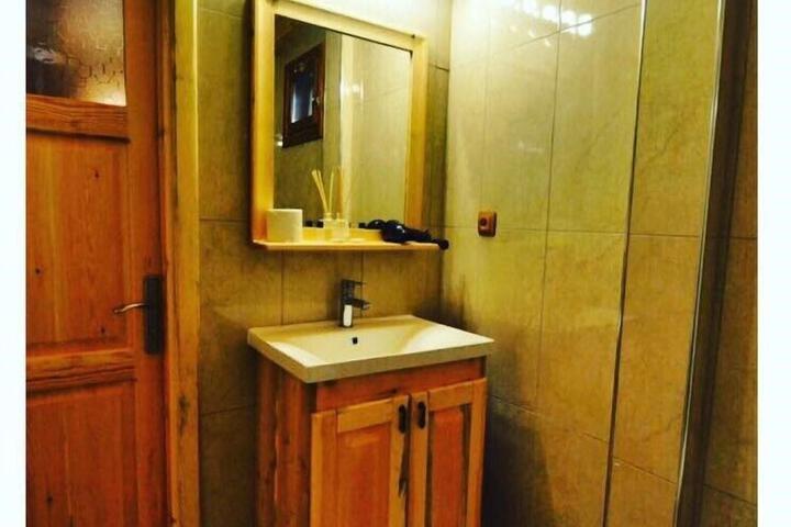 Room 3 of 10