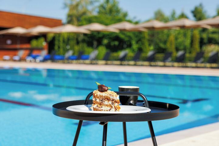 Pool Hotel