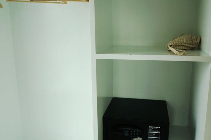 Room 7 of 64