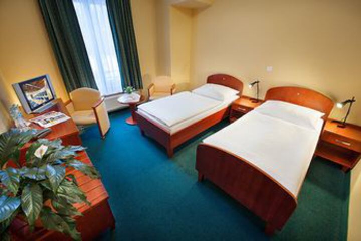 Room 14 of 34
