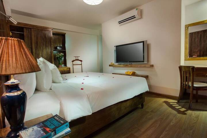Room 13 of 48